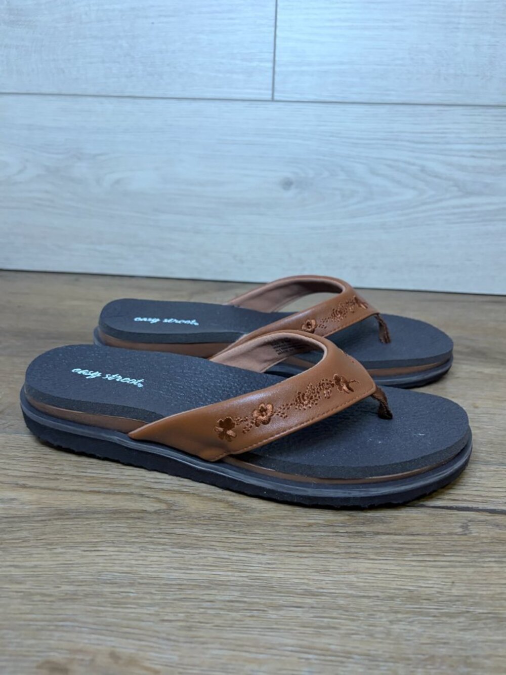Easy Street Tan Platform Thong Flip Flop Sandal Wanderlust Size 8.5W